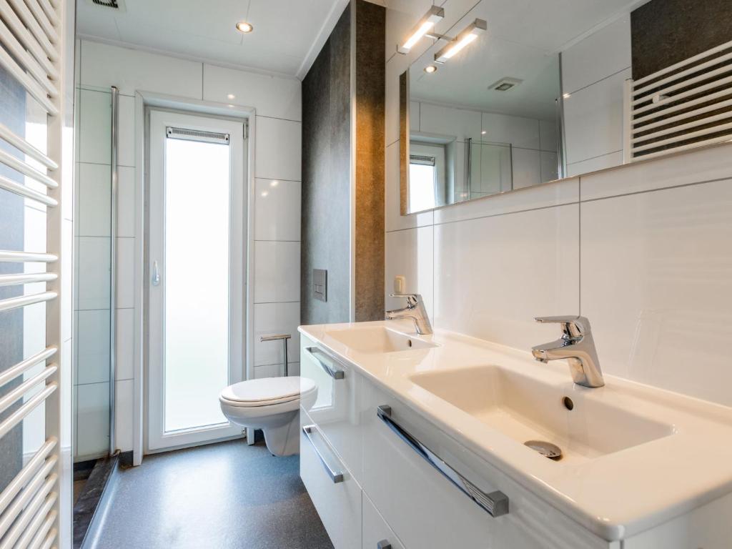 Holiday Home Green Resort Mooi Bemelen-1 by Interhome 전경