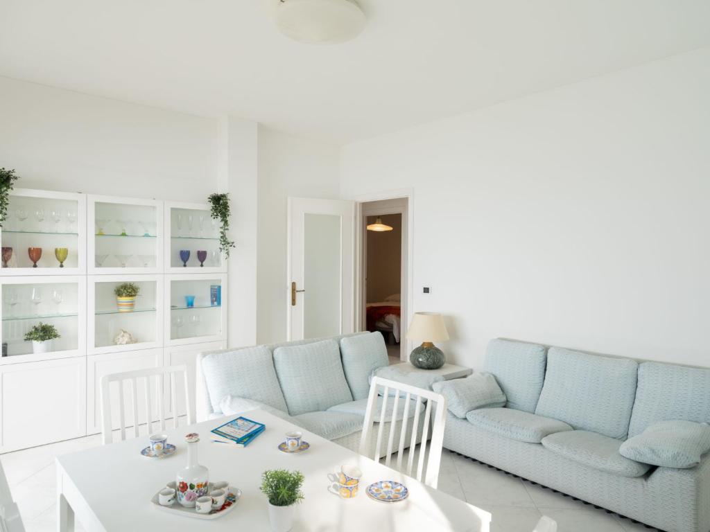Apartment Elena by Interhome - 5