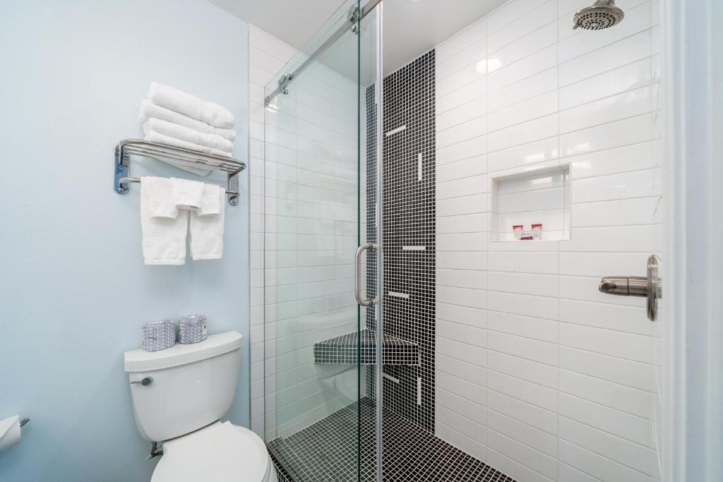 The Hamilton - Lakefront & Studio Suites, Hot Springs photo