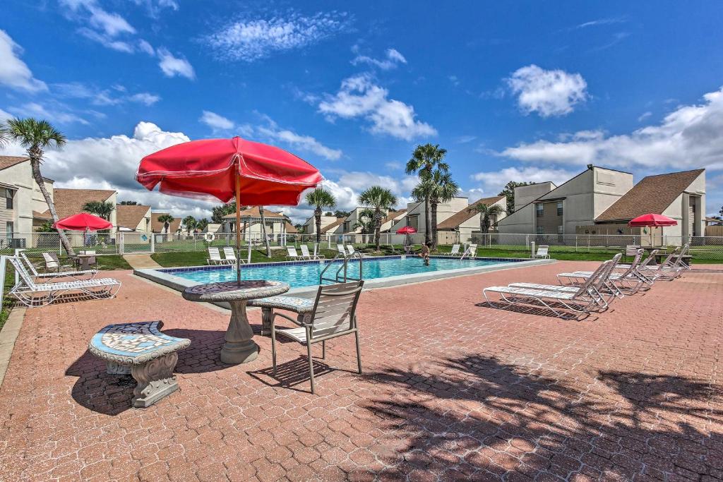 Cozy PCB Condo Less Than half Mile to Public Beach Access!, Panama City Beach