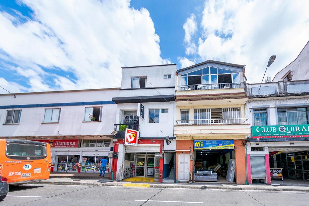 Entrance, Hotel 9-25 in Pereira