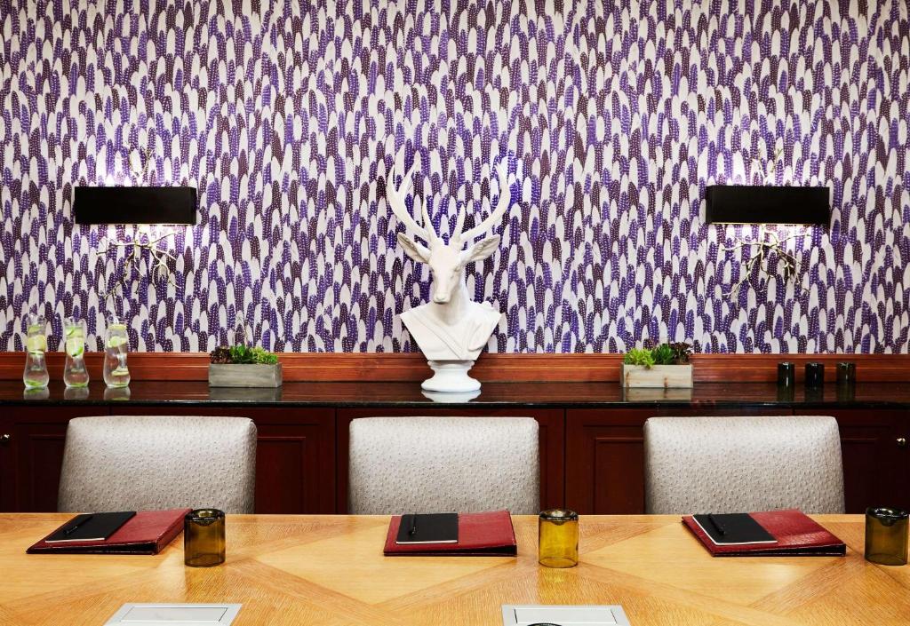 غرفة الاجتماعات/الاحتفالات