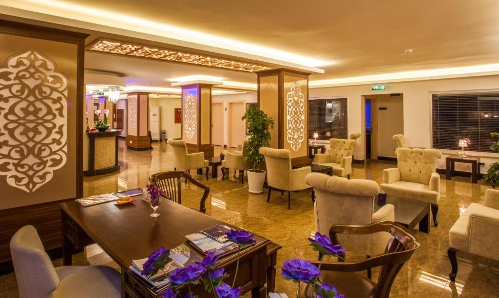 Oba Time Hotel — Hotel building in Alanya