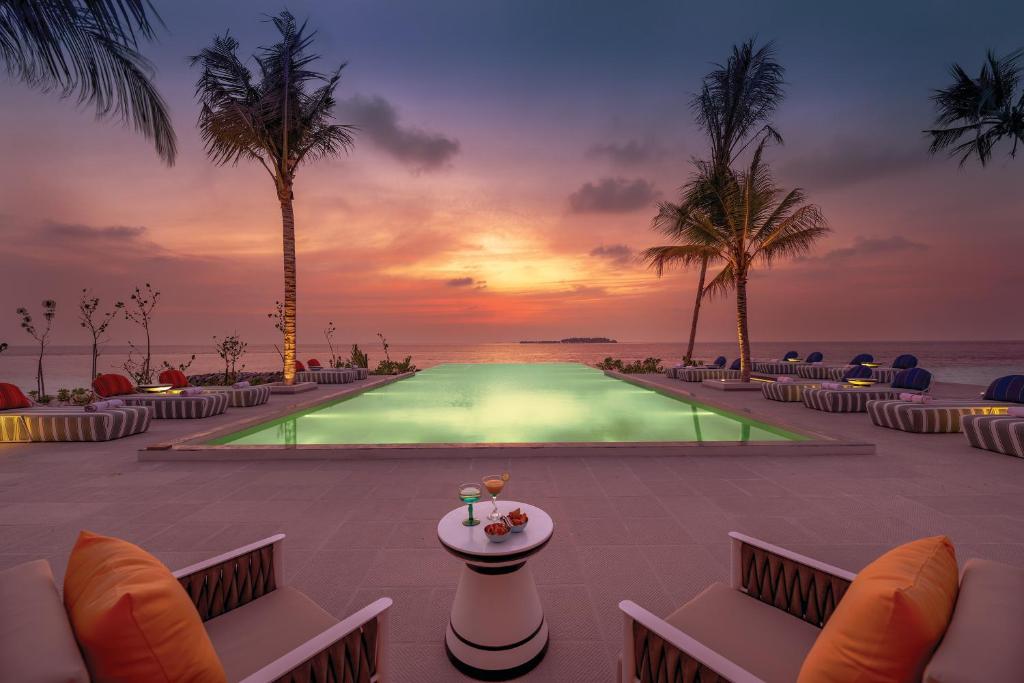 OBLU SELECT Lobigili - Premium All-Inclusive with Free Transfers — Swimming pool in Kaafu Atoll, Kaafu