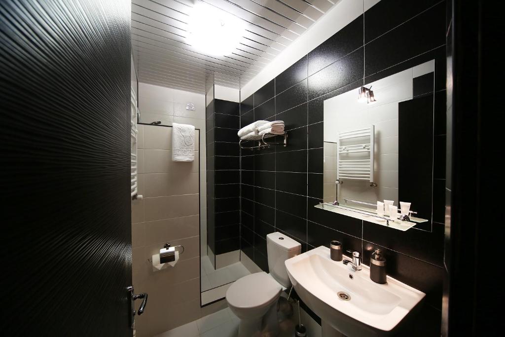 Continental Hotel photo