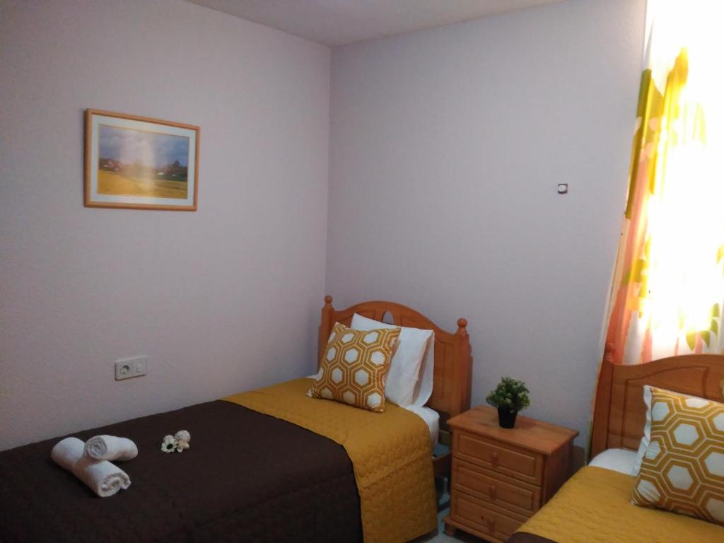CONFORTABLE, BRIGHT, WELL LOCATED APARTMENT - 3