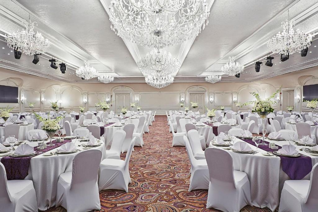 Banquet hall