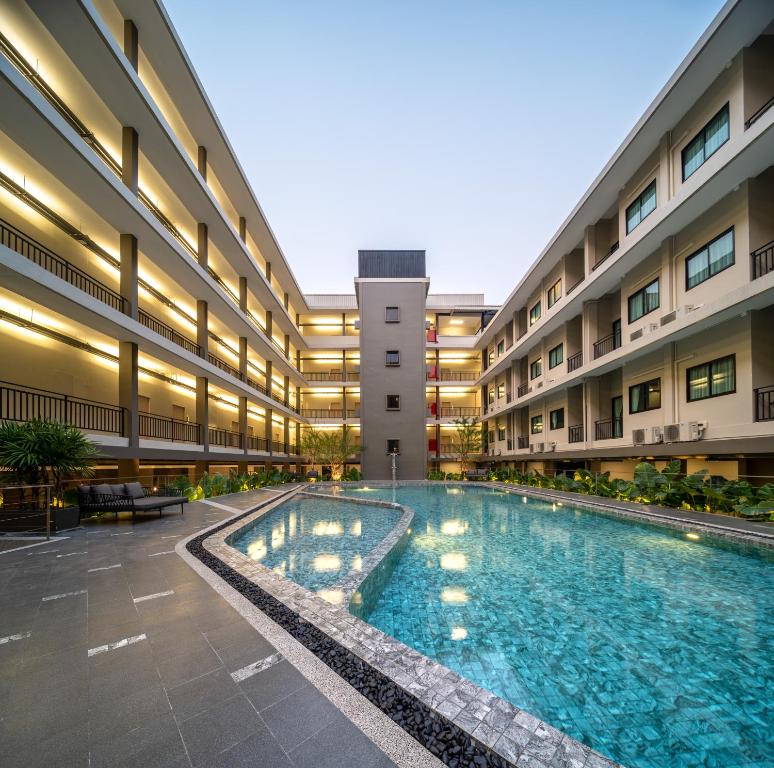 Great swimming pool