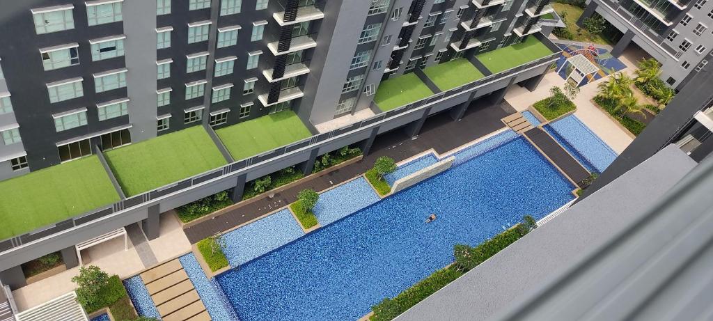 Bukit Rimau Instagrammable 2 Bedroom Apartment With Pool View up to 5 PAX photo
