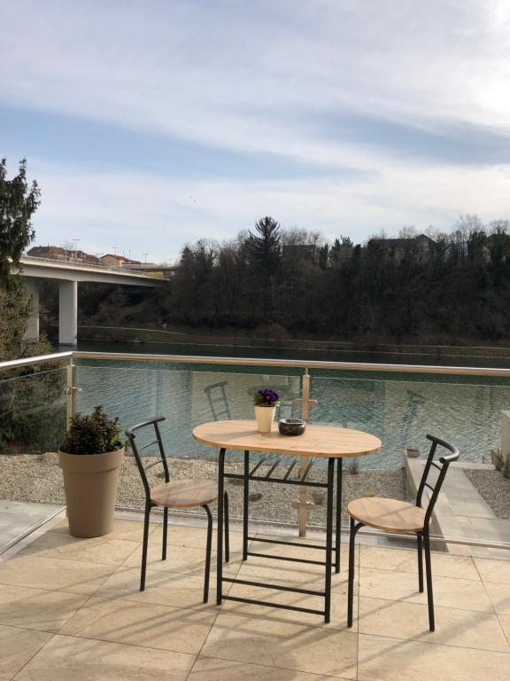 Maximo Apartments - free parking 7