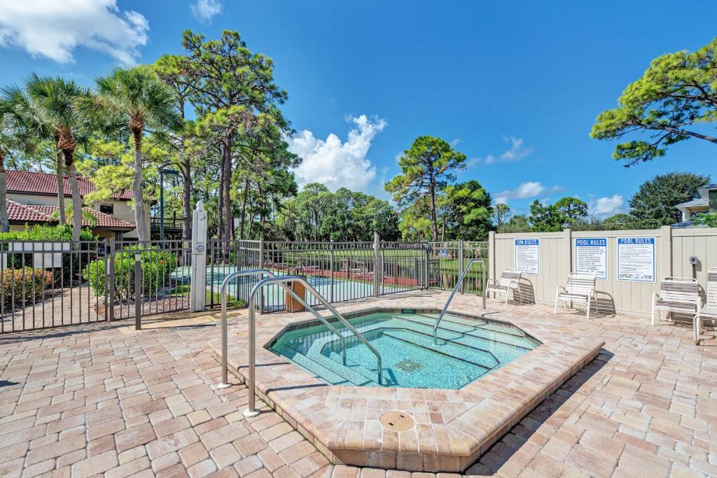 Village des Pins 3645, 2 Bedrooms, Pool Access, WiFi, Hot Tub, Sleeps 4 photo