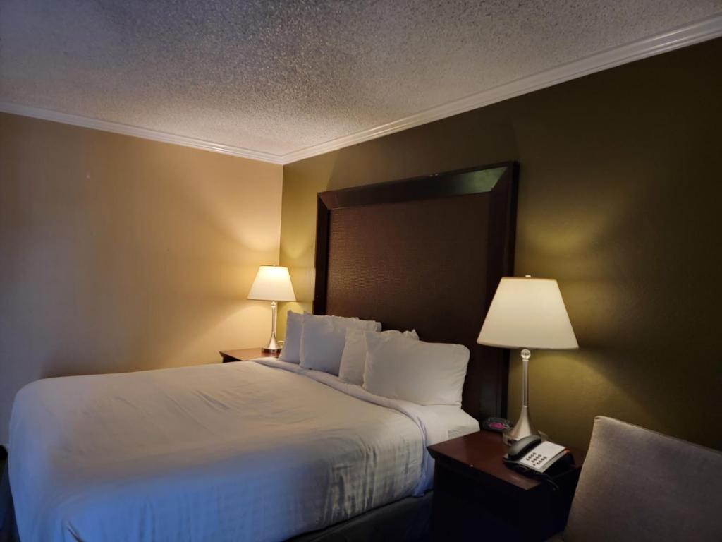 Extend-a-Suites - Extended Stay, I-40 Amarillo West photo