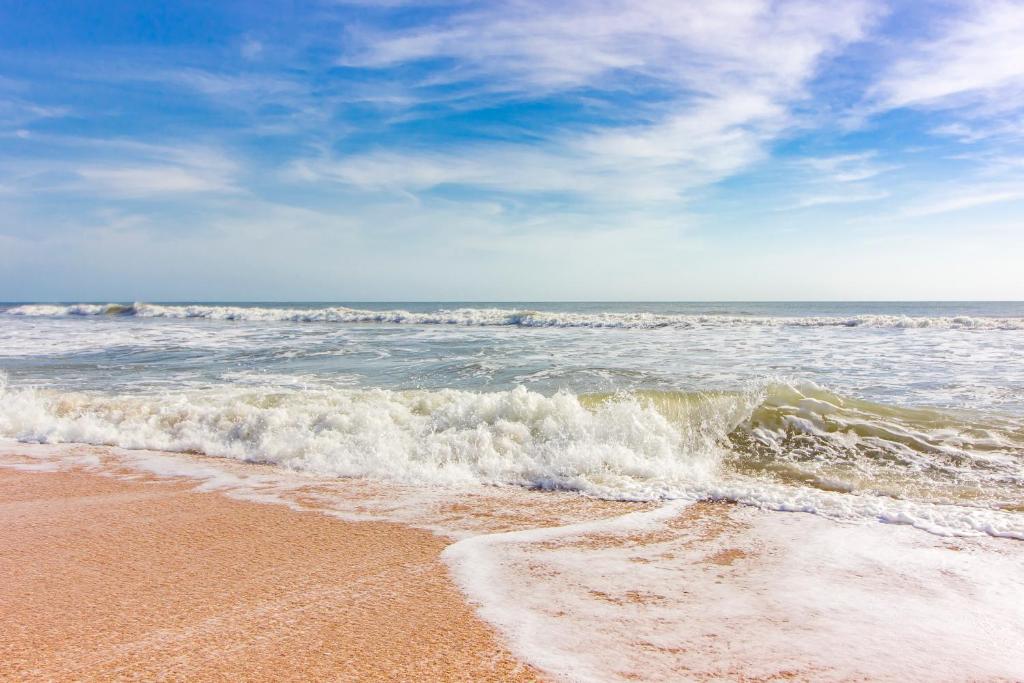 Dreamview, Beach Front, 3 Bedrooms, Wifi, Sleeps 10 photo