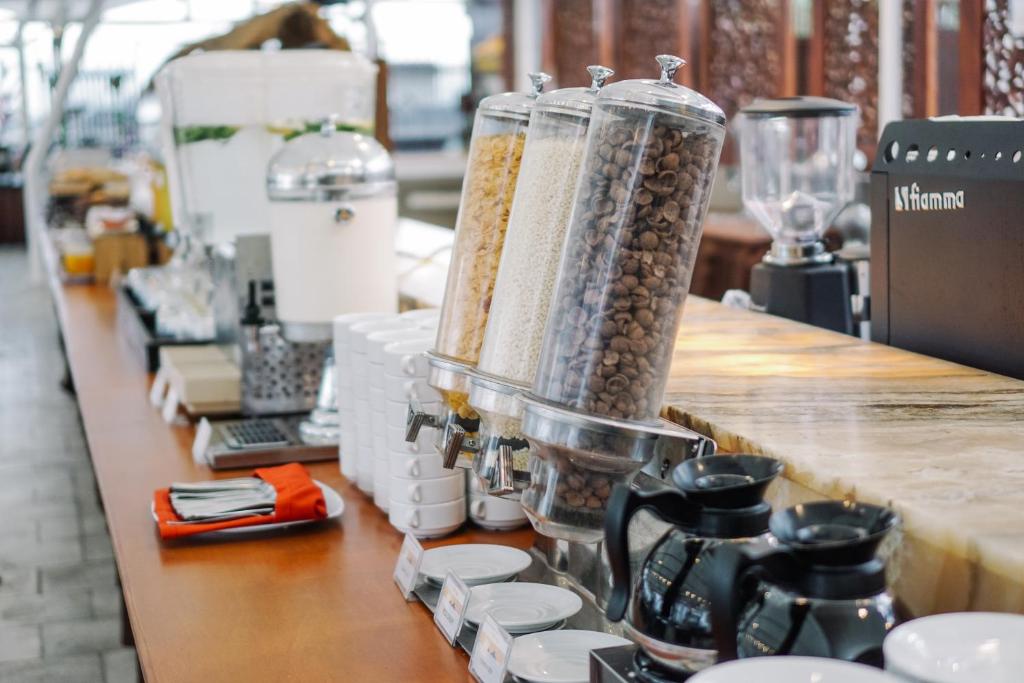 อาหารและเครื่องดื่ม