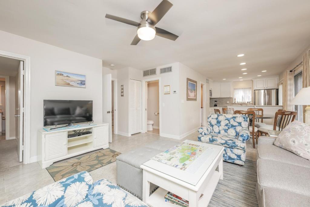 Hickory Cove 47, 2 Bedroom, Sleeps 7, Ground Floor, Large Pool photo
