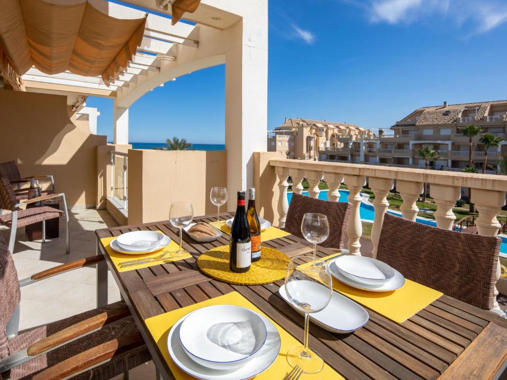 Apartamento Tamarindo - Ubicación Premium Frente a la Playa con Piscina - 2