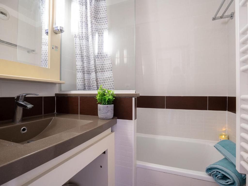Apartment L'Esquinade - J4 332 by Interhome - 5
