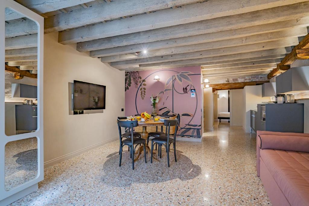 Corte Rubbi 5514 Canal View - 4