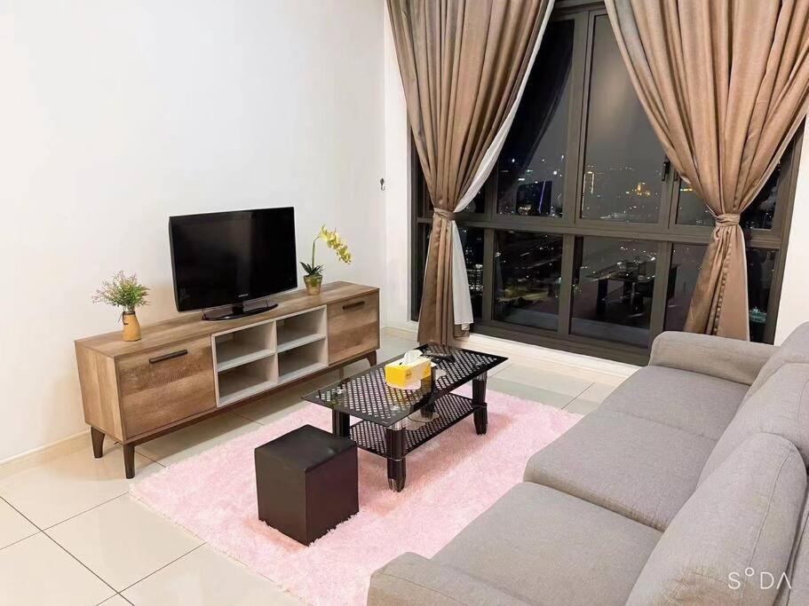 Setia Sky88 高层民宿 简约设计 洗漱用具完善 Setia Sky88 High-rise B&amp;B, Simple Design, Full Toiletries — Hotel in Johor Bahru
