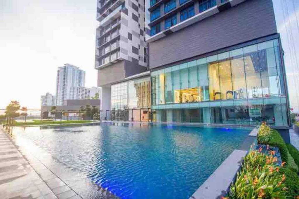 Setia Sky88 高层民宿 简约设计 洗漱用具完善 Setia Sky88 High-rise B&B, Simple Design, Full Toiletries photo