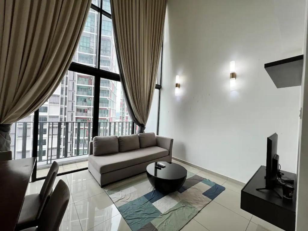 Luxury Large Duplex 2 Bedroom @ iCity Shah Alam — Hotel in Shah Alam