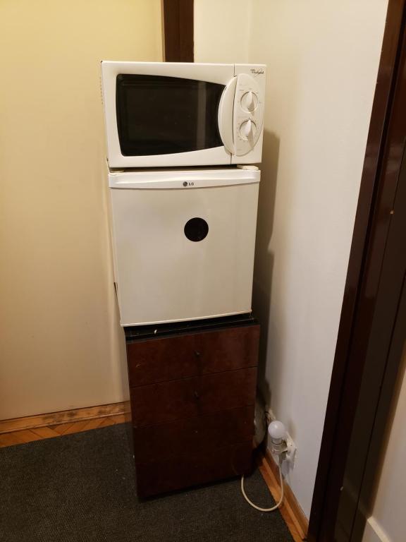 Cozy room in appartment, with shared bathroom,downtown Belgrade photo