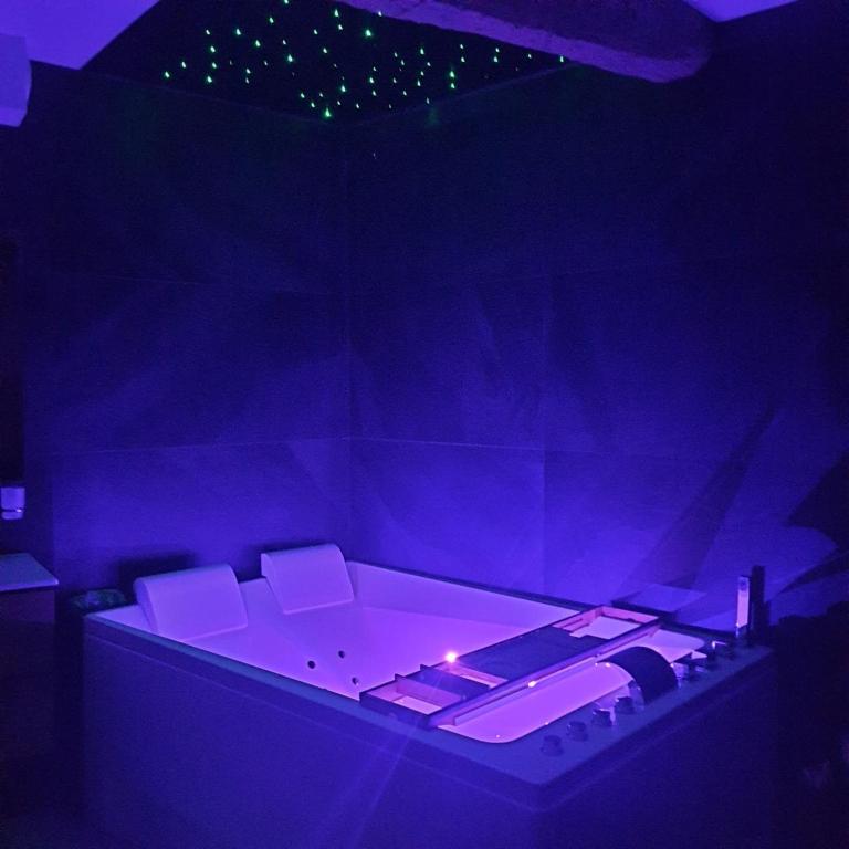La loveroom bdsm grassoise "La chambre des désirs" - 2