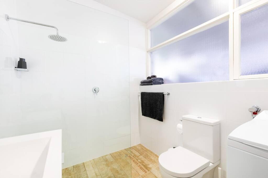 Modern Stylish Self-contained Studio Apartment photo