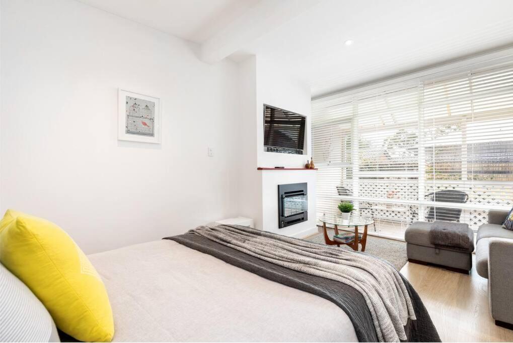 Modern Stylish Self-contained Studio Apartment photo