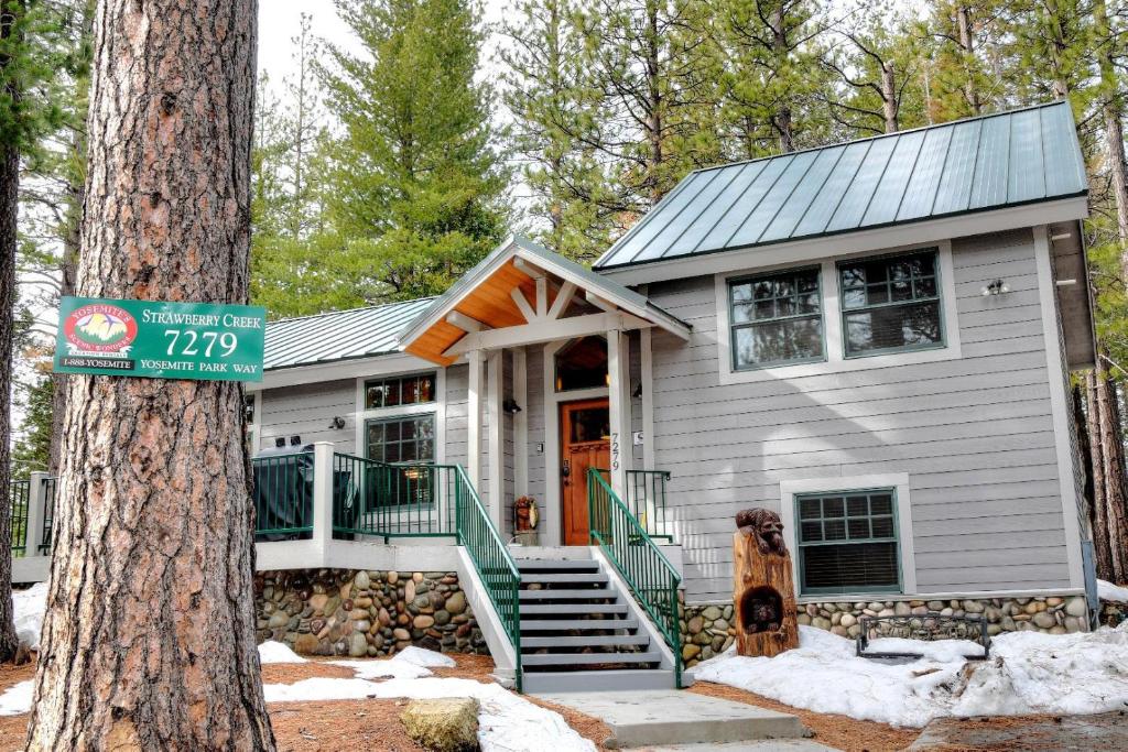 Strawberry Creek, Yosemite West