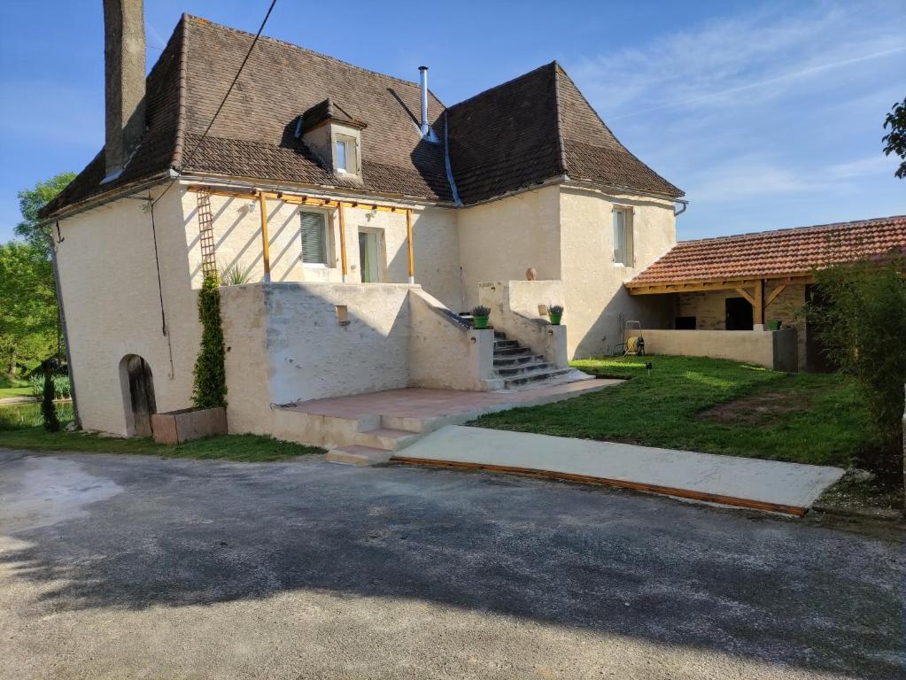 Location de vacances d'une maison en pierres à la campagne