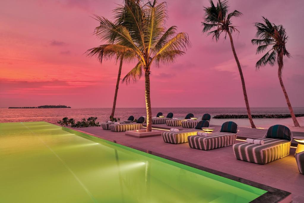 OBLU SELECT Lobigili - Premium All-Inclusive with Free Transfers — Swimming pool in Kaafu Atoll, Kaafu