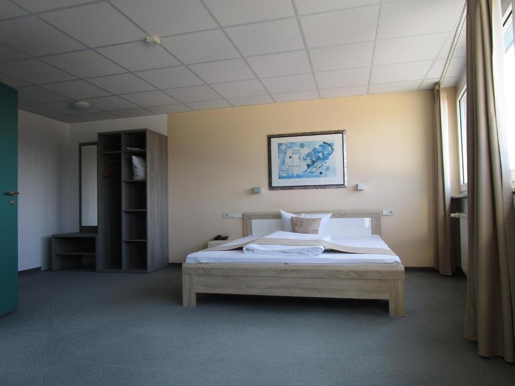 Businesshotel & Appartements Stuttgart-Vaihingen photo