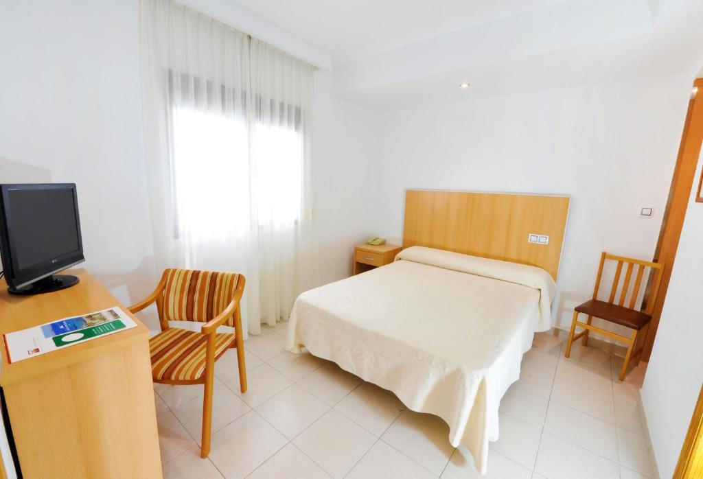 Hotel Montemar — Hotel rooms in Benidorm, Valencian Community