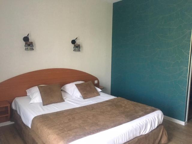 Hotel Les 3 Marchands photo