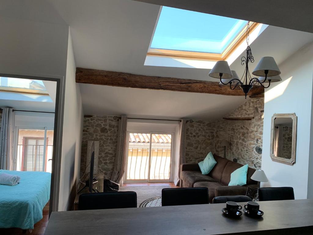 Loft 3 pièces dans vieil Antibes - 2