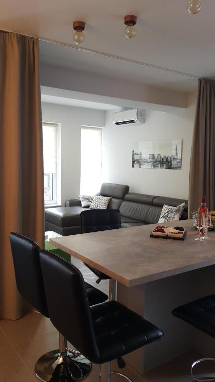 Charming apart with a big terrase and fireplace - 2