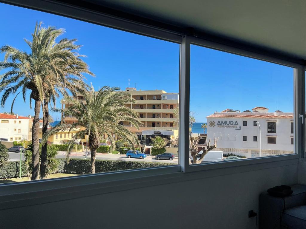 Modern 3 bedroom apartment situated in luxury beachfront gated community - 3