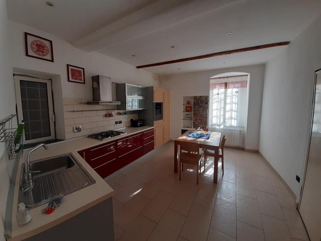 GiuggiolHouse, Janov