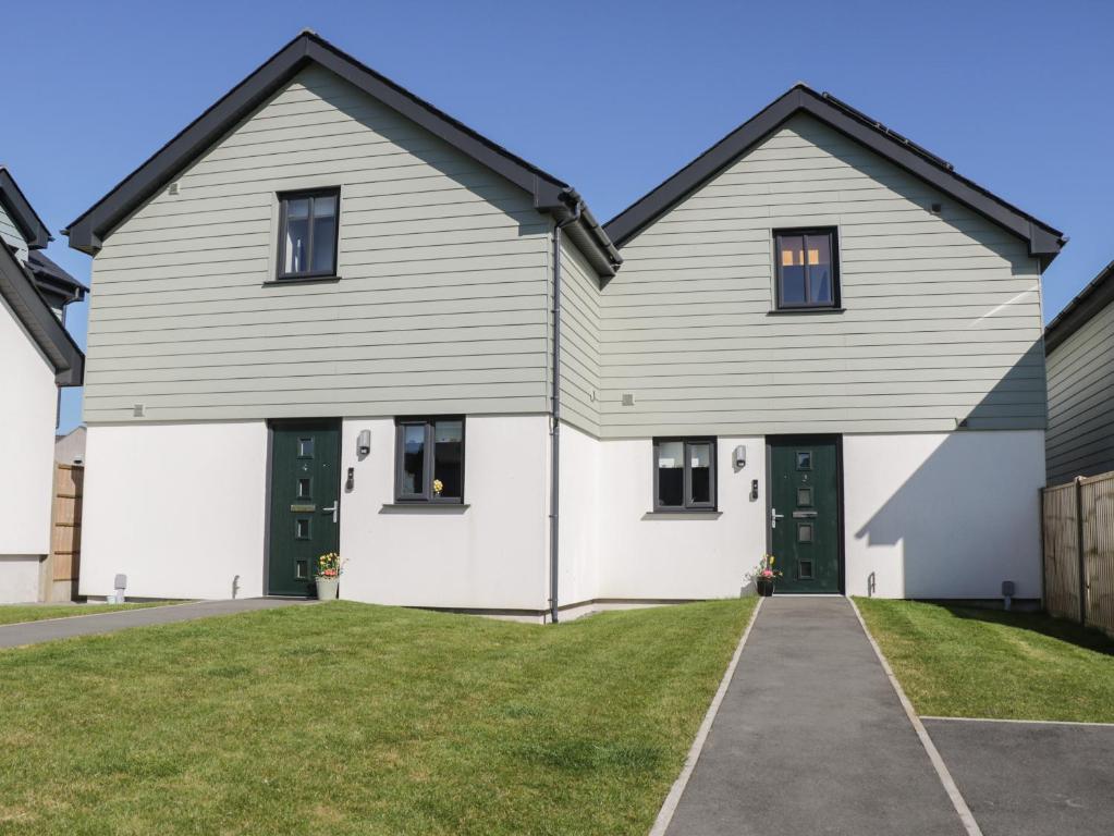 3 Parc Delfryn, Brynteg