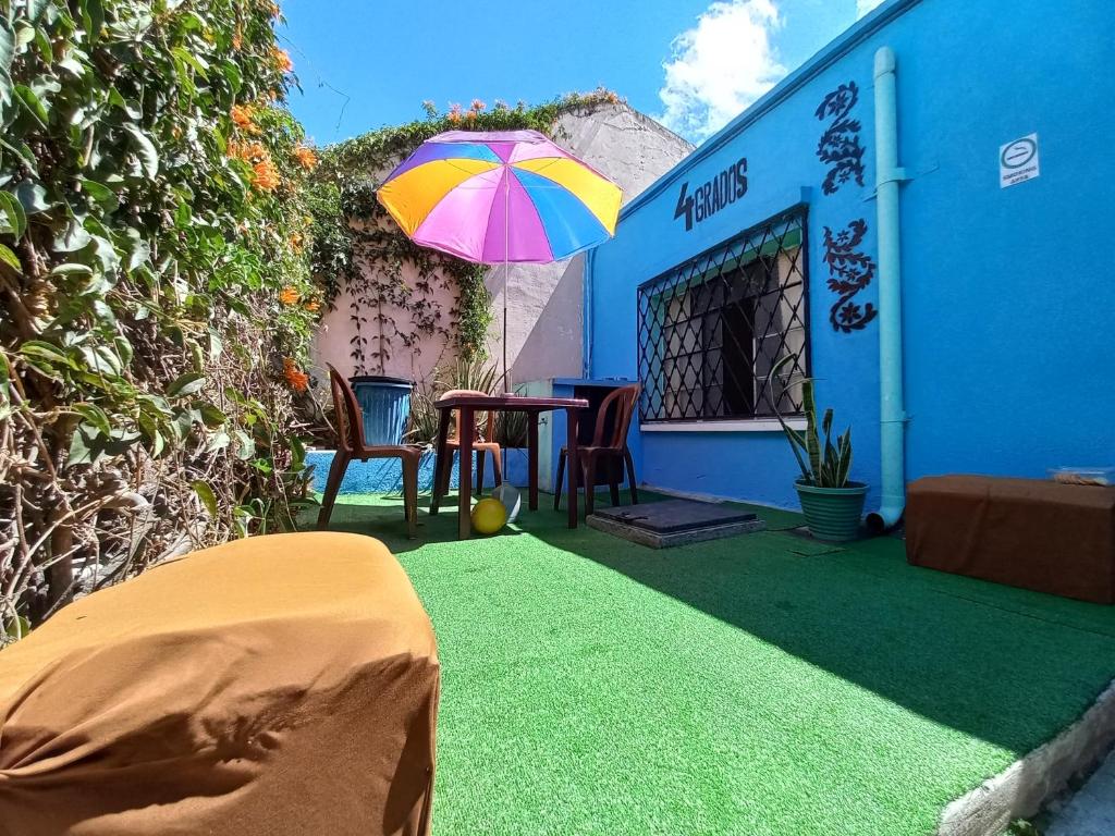 4 Grados Hostel photo