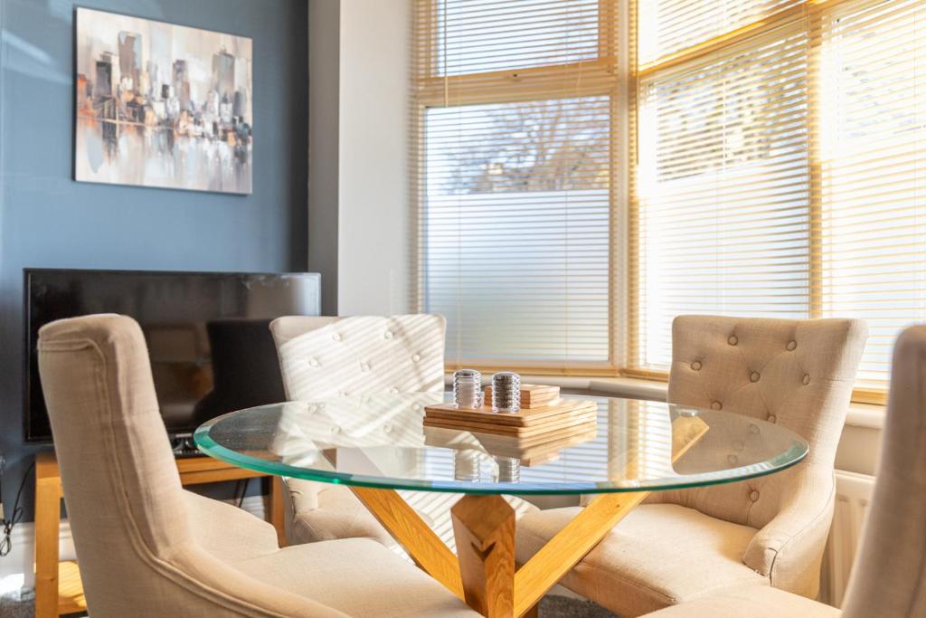 Queens Road 2 Bed apartments Central Richmond photo 4