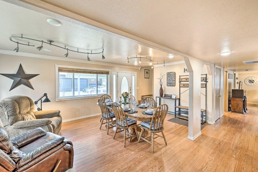 Kooskia Sanctuary with Patio, Fire Pit and Grill!, Kooskia