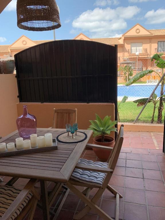 Apartamento Residencial Al Andalus 117, La Barrosa, Chiclana, Incluye parking a unos metros del mar - 1