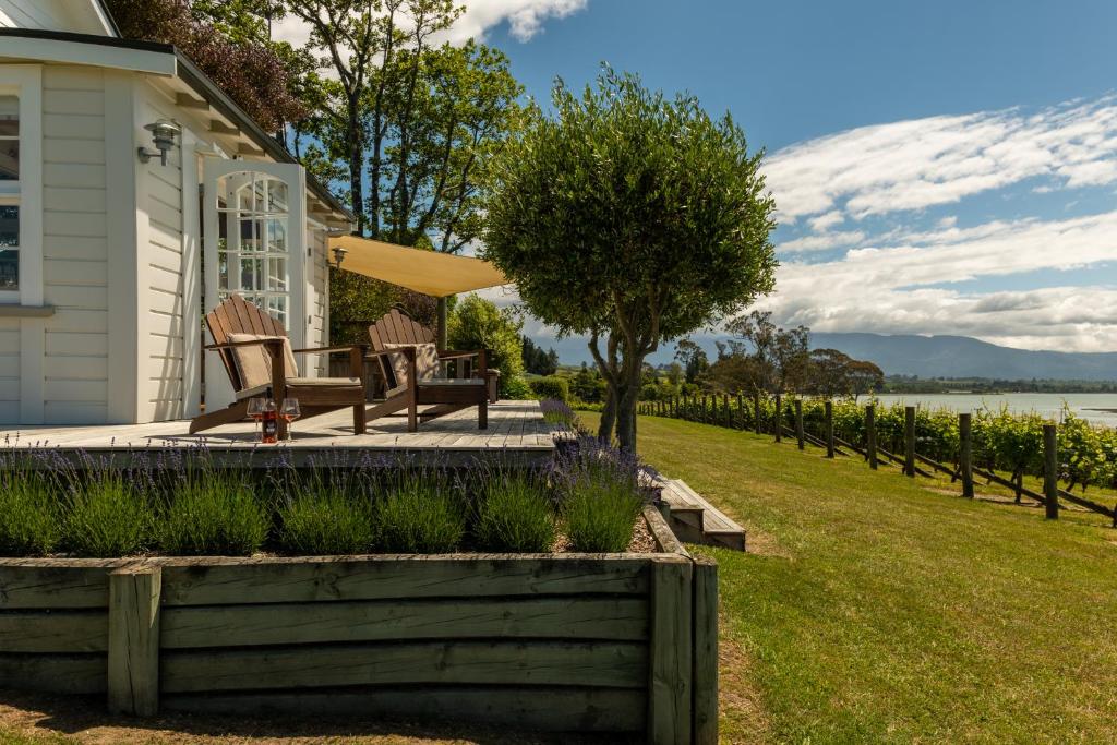 Kina Beach Vineyard Cottages photo