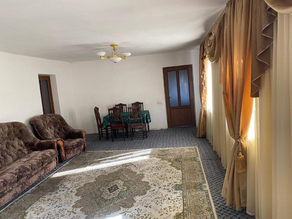 Friend's House rooms near Airport photo