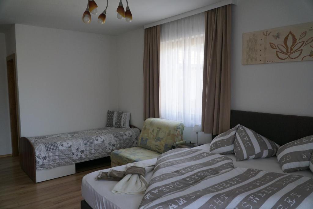 Pension-Ferienwohnung Rotar - 4