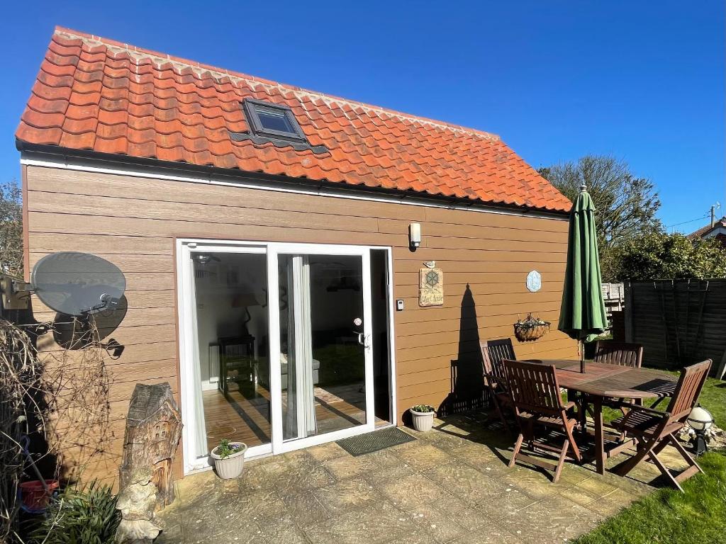'The Wheelhouse' Nautically themed with large sleeping deck, Southwold