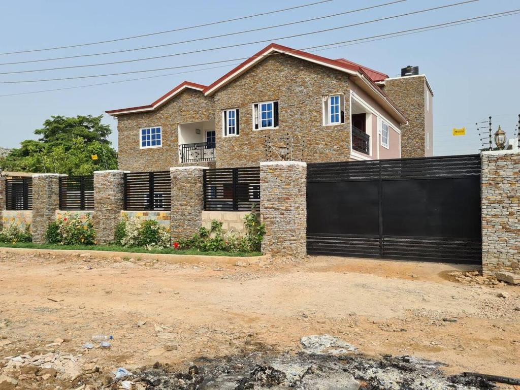 Charming Quiet & Cozy - Close to Highway Parking, Apenkwa