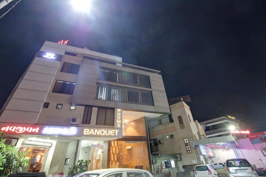 Hotel Navjivan — Hotel in Himatnagar
